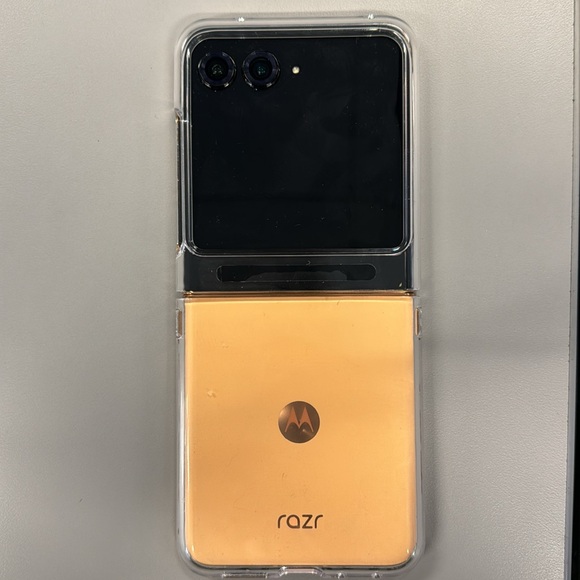 Motorola razr+ phone - Picture 3 of 5